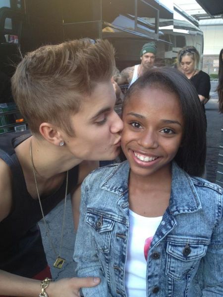 Iyanna Mayweather poses a picture with Justin Bieber kissing her.